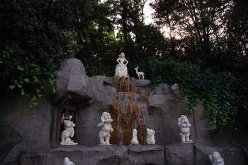 祈りの泉.JPG